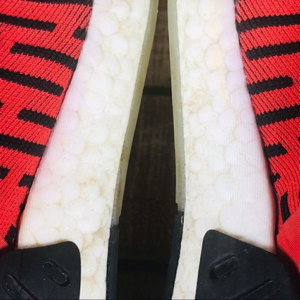 ✅adidas NMD R2
Core Red - Picture 4 of 9